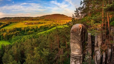 s Klokočskými skalami sousedící Betlémské skály foto: Luděk Antoš)