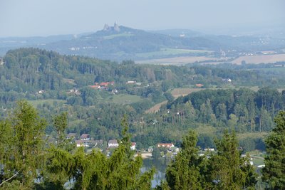 Jinolické rybníky a Trosky z Přivýšiny