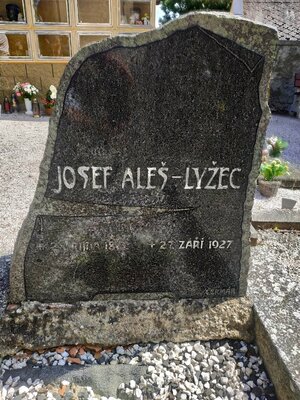 Hrob Josefa Aleše-Lyžce