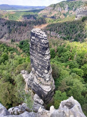 Pravčický kužel z vyhlídky nad Pravčickou bránou