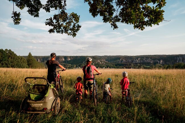 From Teplice over Buková hora and around Křížový vrch (Cross Hill) to Adršpach 